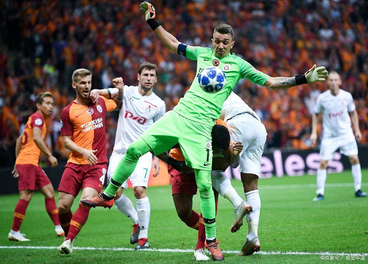 爱游戏官网-皇马队后防线防守稳固，连续零封对手