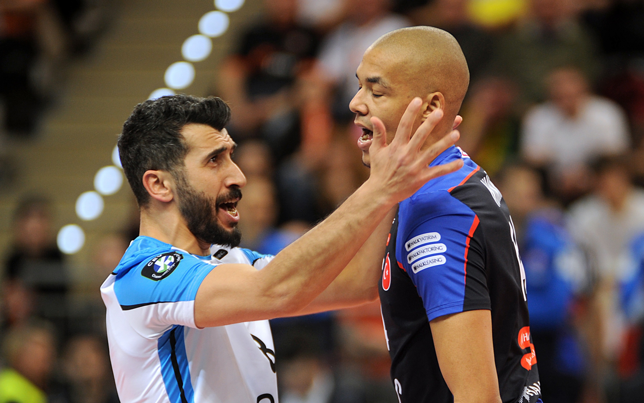 爱游戏官方登录入口-欧冠半决赛集锦，多精彩瞬间令人回味无穷！的简单介绍