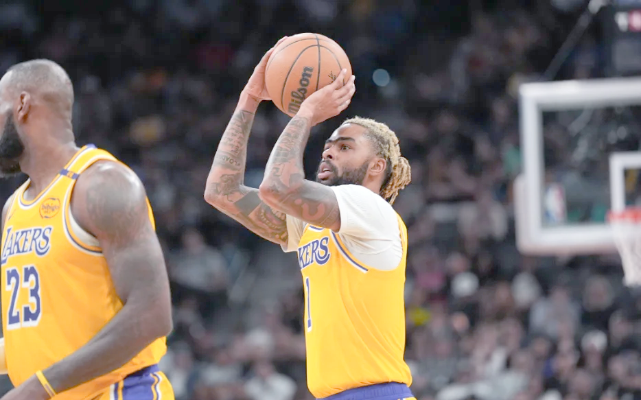 爱游戏官网-湖人险胜国王，延续不败势头