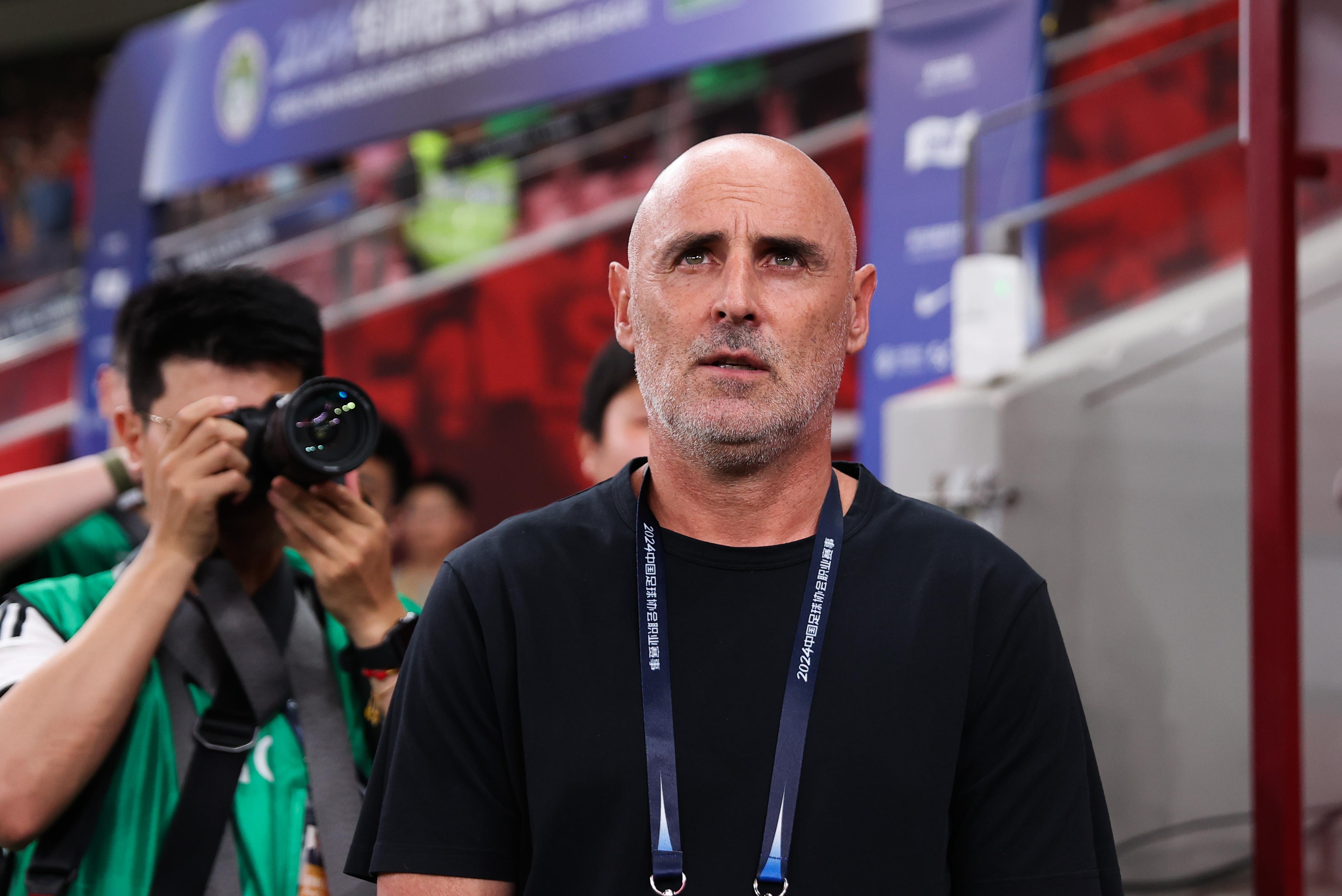 锋霸苏亚雷斯关键挺进比利亚雷亚尔的简单介绍 锋霸苏亚雷斯关键挺进比利亚雷亚尔的简单介绍