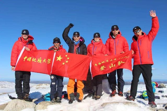 爱游戏在线登录-俄罗斯花游队首次登顶，优美动作令人震撼