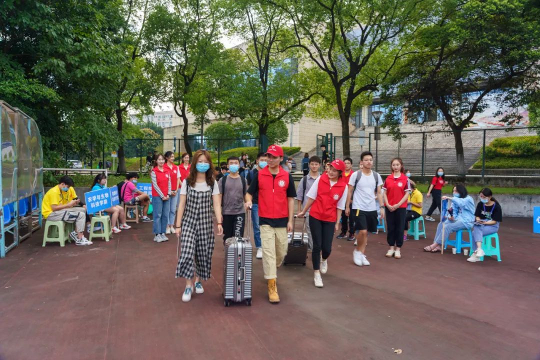 爱游戏官方登录入口-包含竞技场上情绪澎湃，观众乐此不疲！的词条