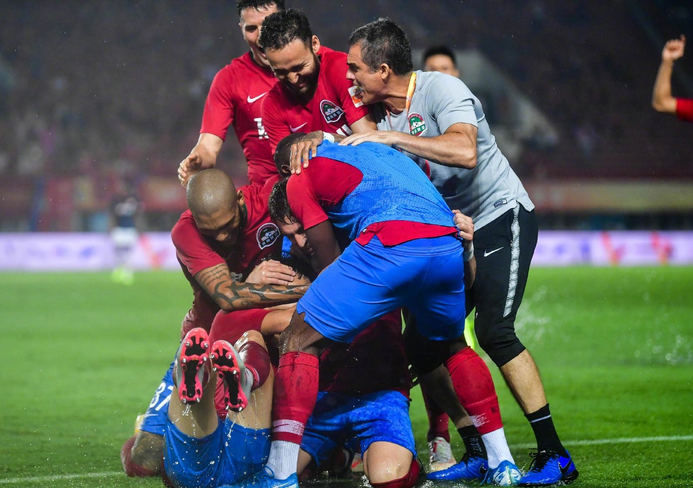 爱游戏中国官网-苏宁客场失利，晋级希望渐行渐远