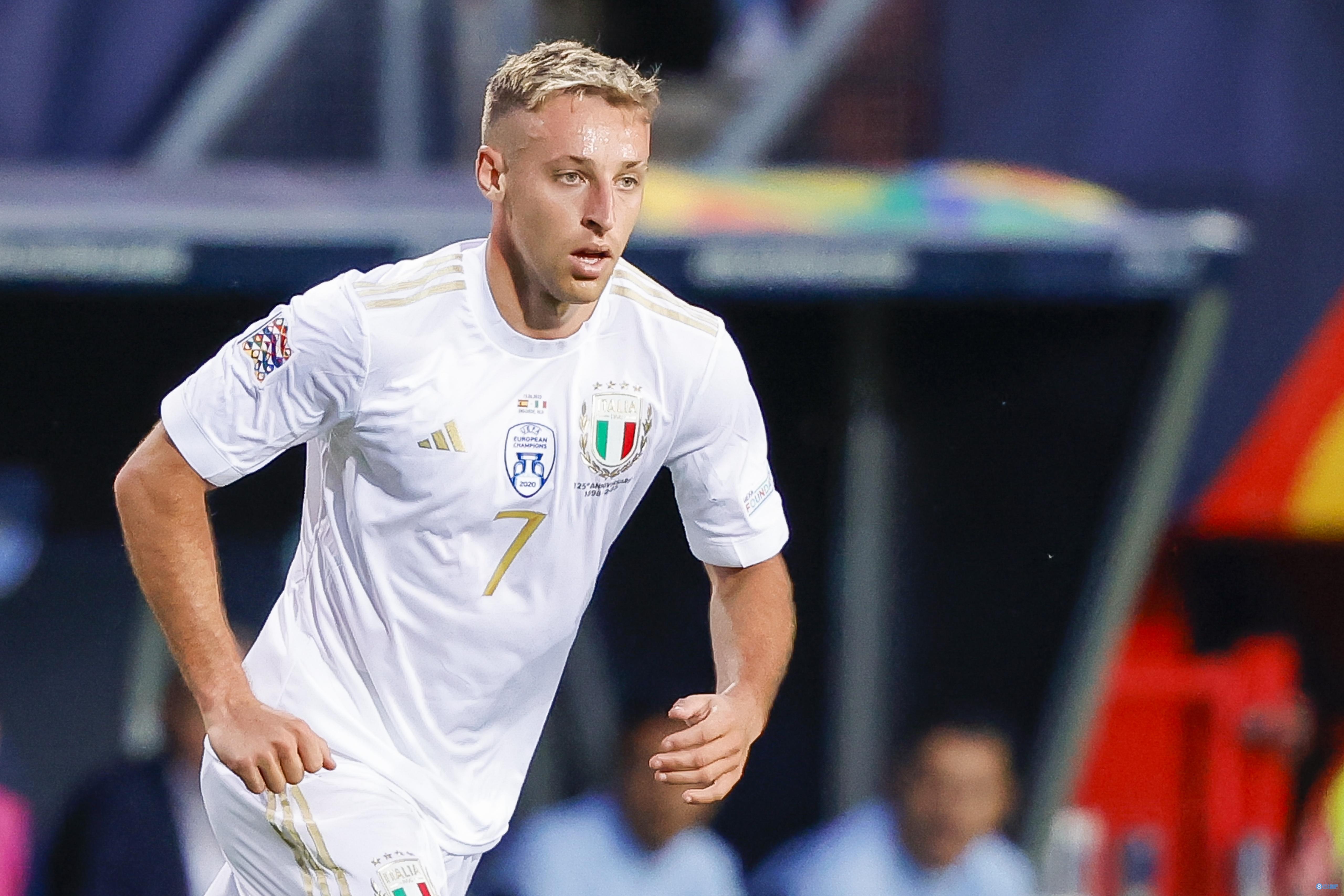 爱游戏网页版-意大利队选手斗志昂扬，勇往直前