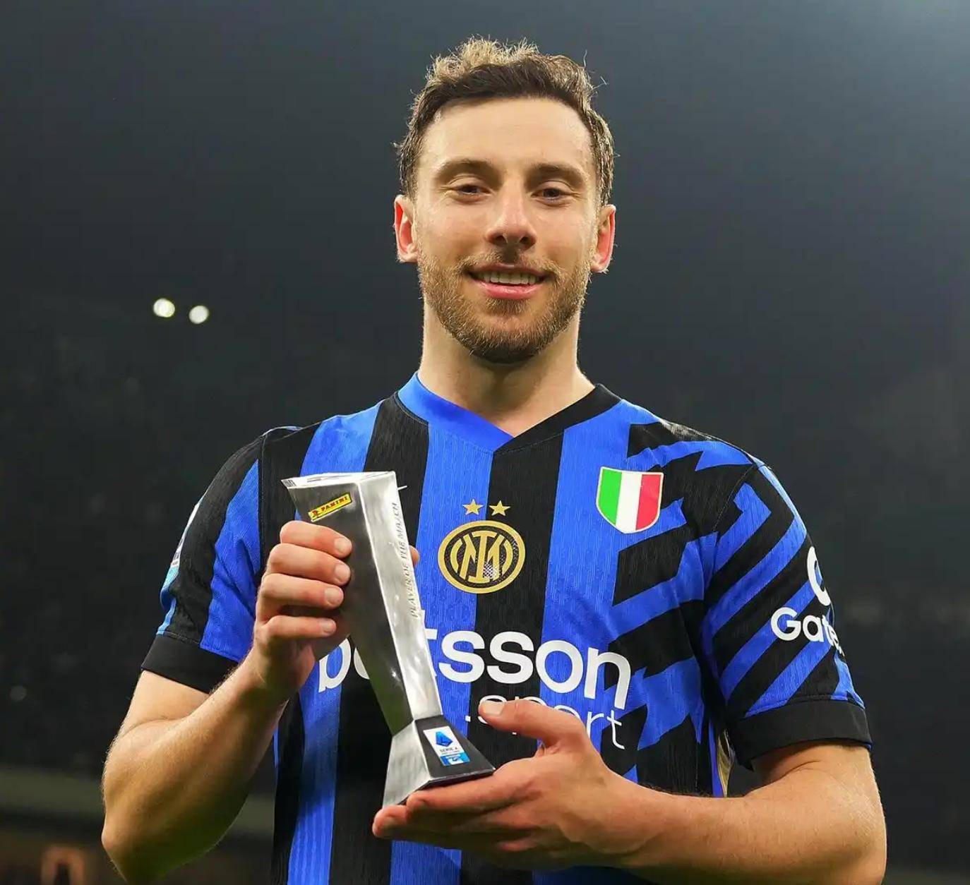 包含孔蒂带领国际米兰强势冲击榜首,梦想更加接近的词条 包含孔蒂带领国际米兰强势冲击榜首,梦想更加接近的词条