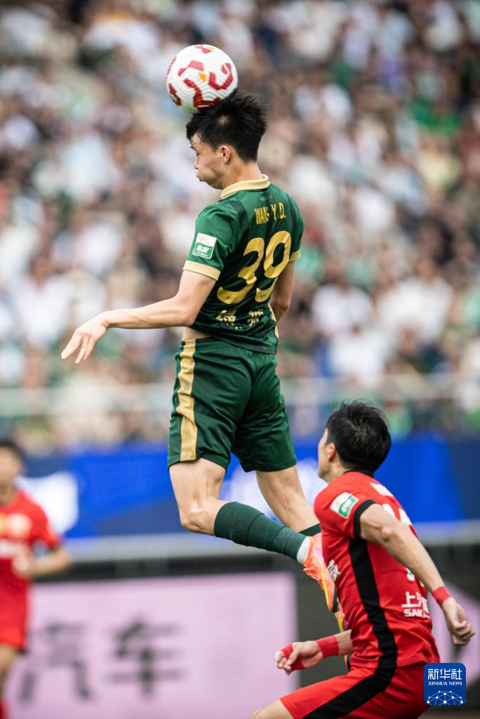 绿城战平，踢出一场防守反击的精彩比赛的简单介绍