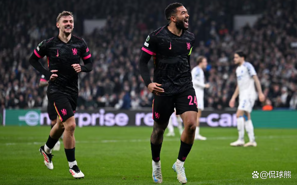 切尔西客场战平曼联,保持不败继续领跑 切尔西客场战平曼联,保持不败继续领跑