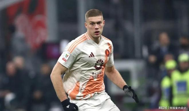 包含利兹联年轻后卫崭露头角，展现出色表现的词条