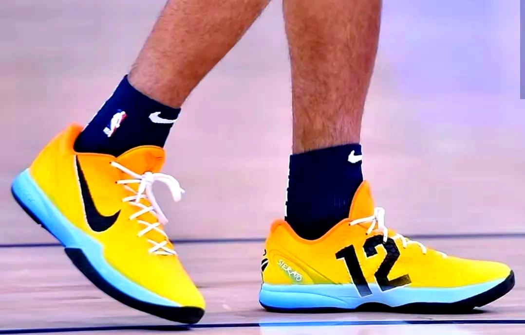 爱游戏中国官网-神秘新星闪耀联赛，引发众人瞩目和关注