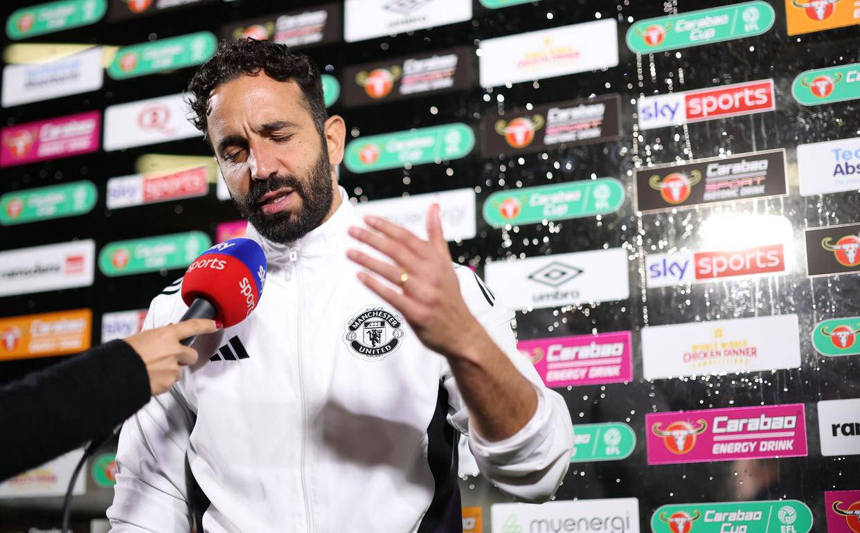 爱游戏入口-曼联遭遇连败，球迷哀叹主帅无能