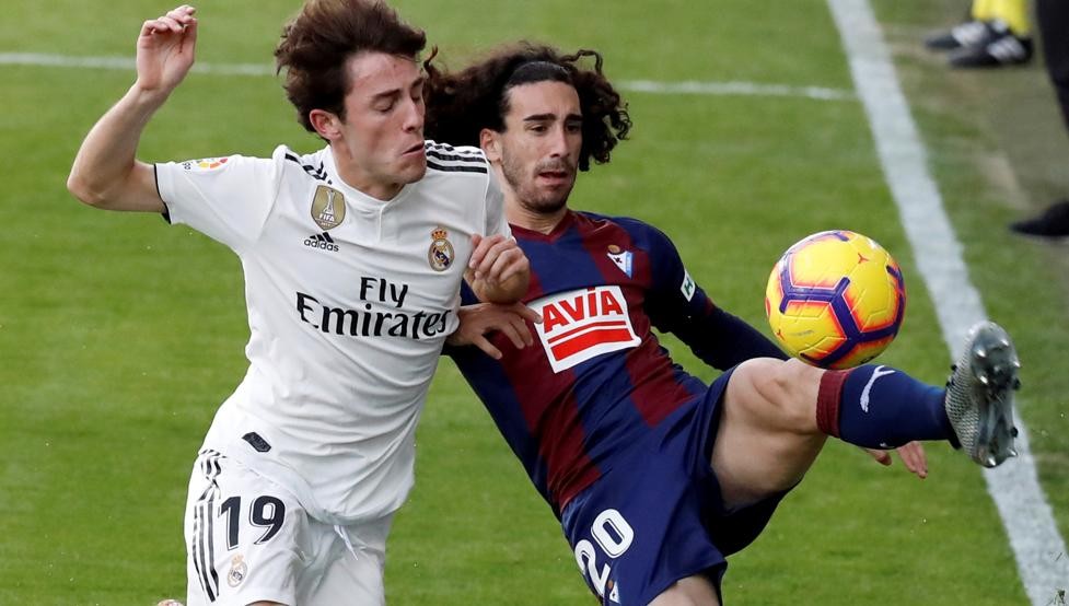 爱游戏官网-埃瓦尔客场不敌对手，状态逐渐回升的简单介绍