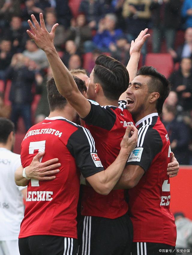 汉诺威球员表现出色,帮助球队保持胜利 汉诺威球员表现出色,帮助球队保持胜利