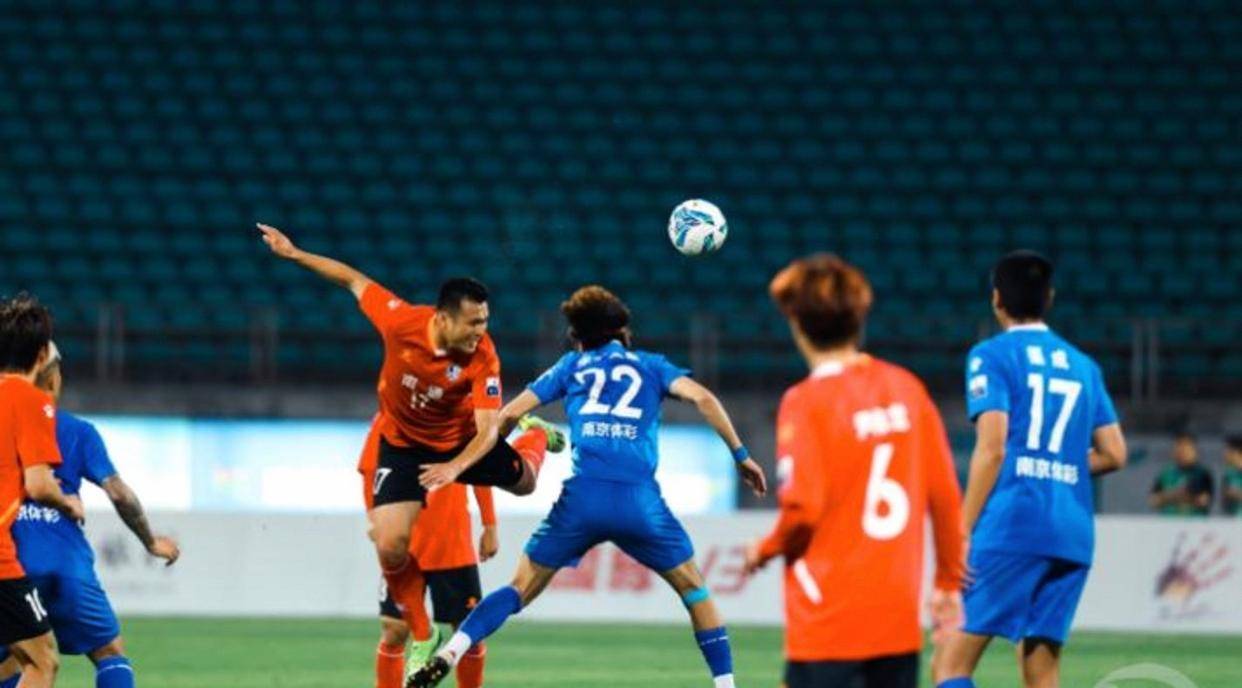 爱游戏入口-包含球员斩获进球，全队士气高涨打败强敌的词条