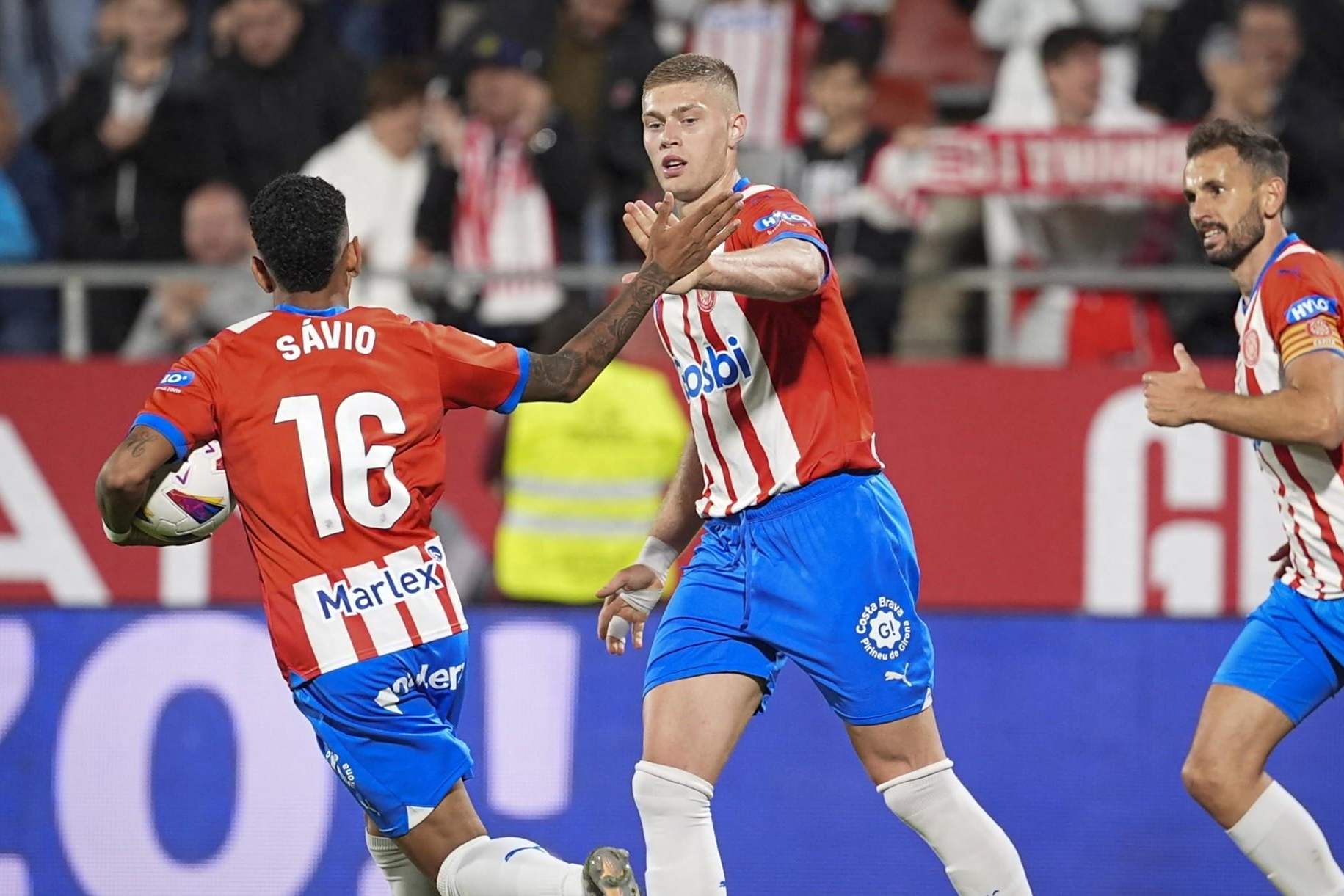 赫罗纳队迎来一场成功的比赛 赫罗纳队迎来一场成功的比赛