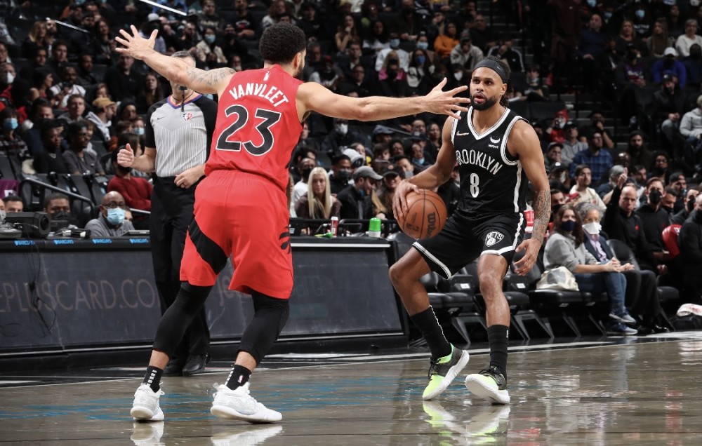 爱游戏-力拼残阵，谁能逆转比赛局势